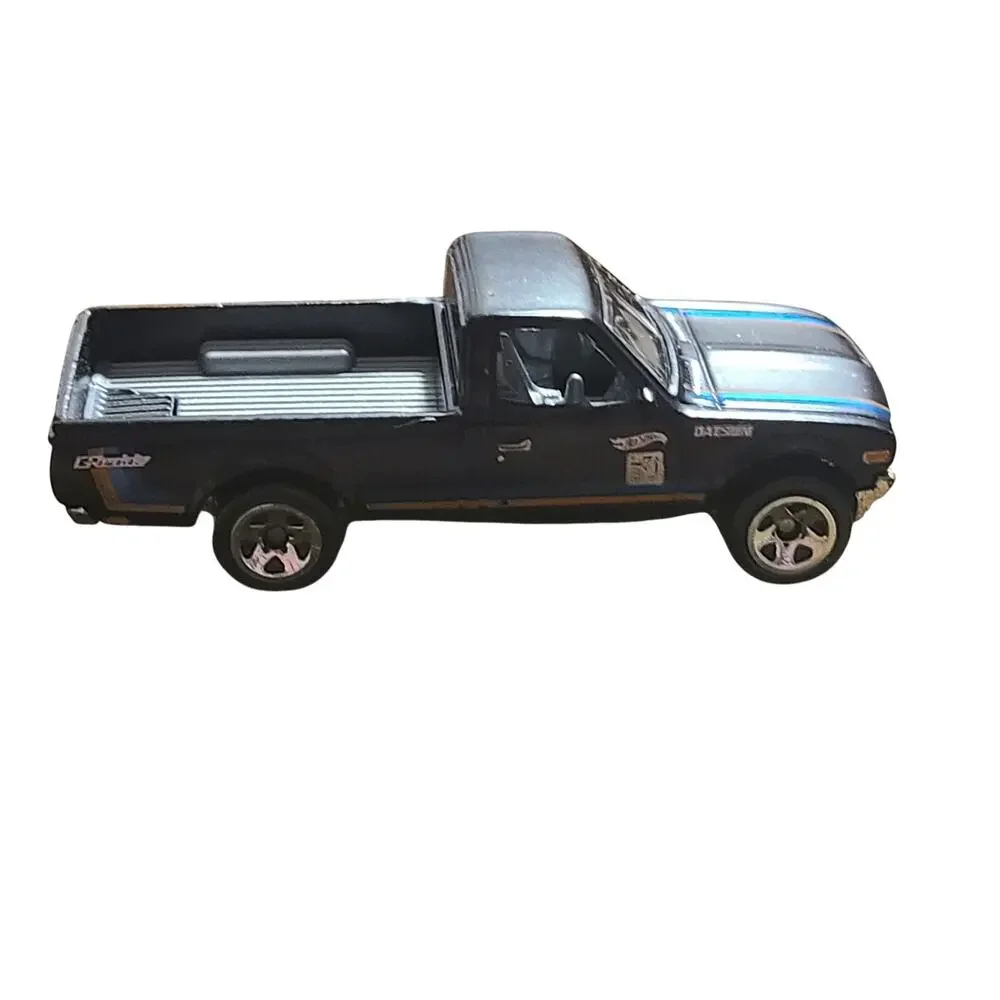 LOOSE 2017 HOT WHEELS 1:64 BLACK DATSUN 620 Pickup